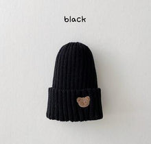 Laden Sie das Bild in den Galerie-Viewer, Cotton Beanie &quot;BEAR&quot;
